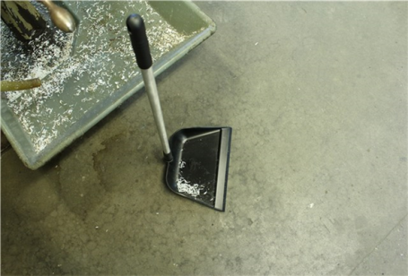 Совок Vikan (330мм, черный)