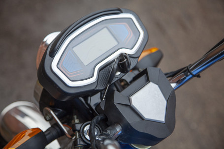 Трицикл электрический Rutrike Вояж К22 1200 60V/800W (серый)