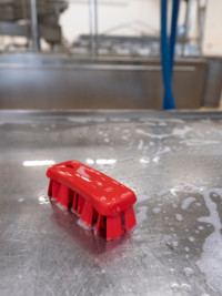 Щетка ручная UST Vikan (176мм, жесткий, красный)