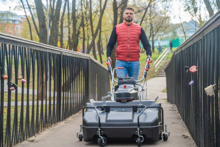 Подметальная машина Limpar 84 PRO Honda (сегментная щетка)