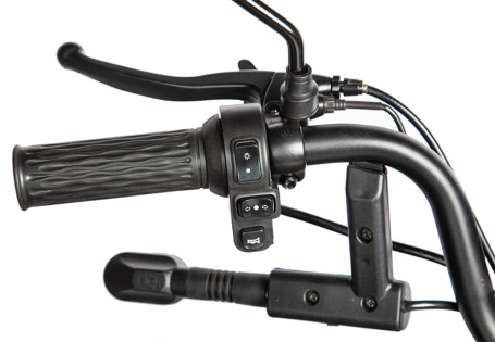 Трицикл электрический Rutrike Экипаж (белый)