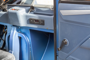 Трицикл электрический Rutrike Фактор 2600 60V2000W (черный матовый)