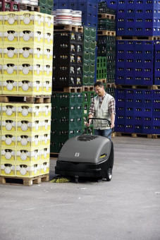 Подметальная машина Karcher KM 85/50 WP