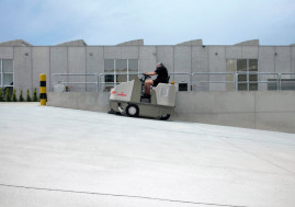 Подметальная машина Comac CS 90 D