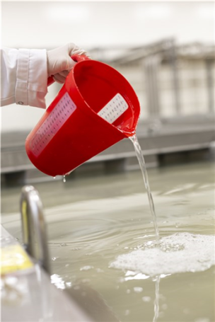 Мерный кувшин Vikan (2л, красный)