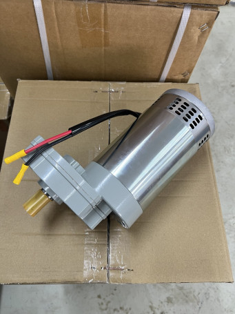 Мотор-редуктор привода щетки Bennett (для 510B) (700421)