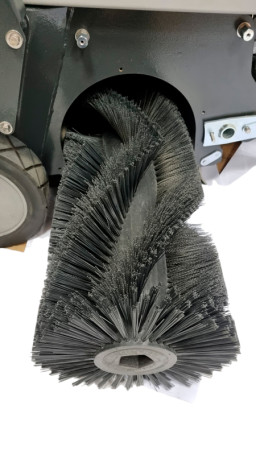 Подметальна машина Bennett Tornado 700bd PLUS (200Ач, Li)