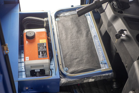 Трицикл электрический Rutrike КАРГО Кабина обогрев 1500 (черный)