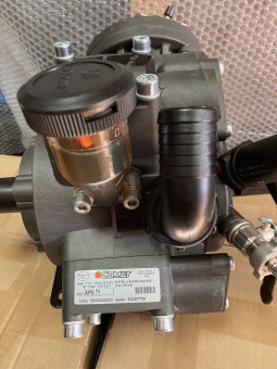 Мембранный насос Comet APS 71 (50 бар, 67.2 л/мин, ВОМ 1"⅜x2)