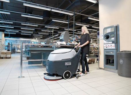 Поломоечная машина Nilfisk SCRUBBER SC450 E