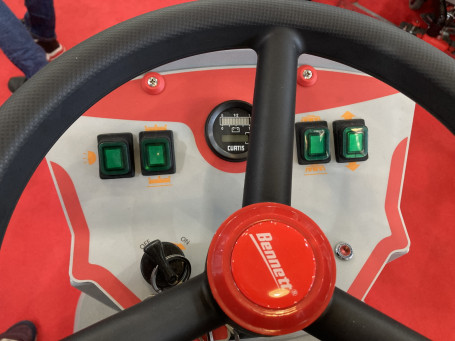 Поломоечная машина Bennett Hussar H120D (150Ач Li)